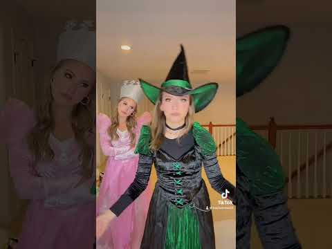 KAYLA & KALLI TIKTOK DANCE TREND 🪩💃 #shorts