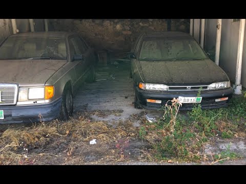 Mercedes W126 260 E and Honda Accord found in garage