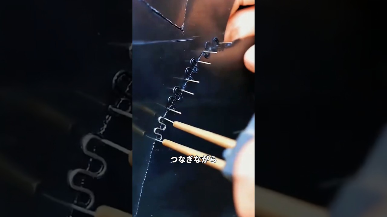 完全に割れたバンパーの修復工程