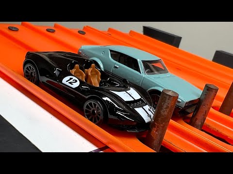 Hot Wheels McLaren Elva vs. Nissan Skyline 2000 GT-R