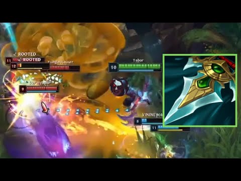 When Kayn builds Prowler's Claw...