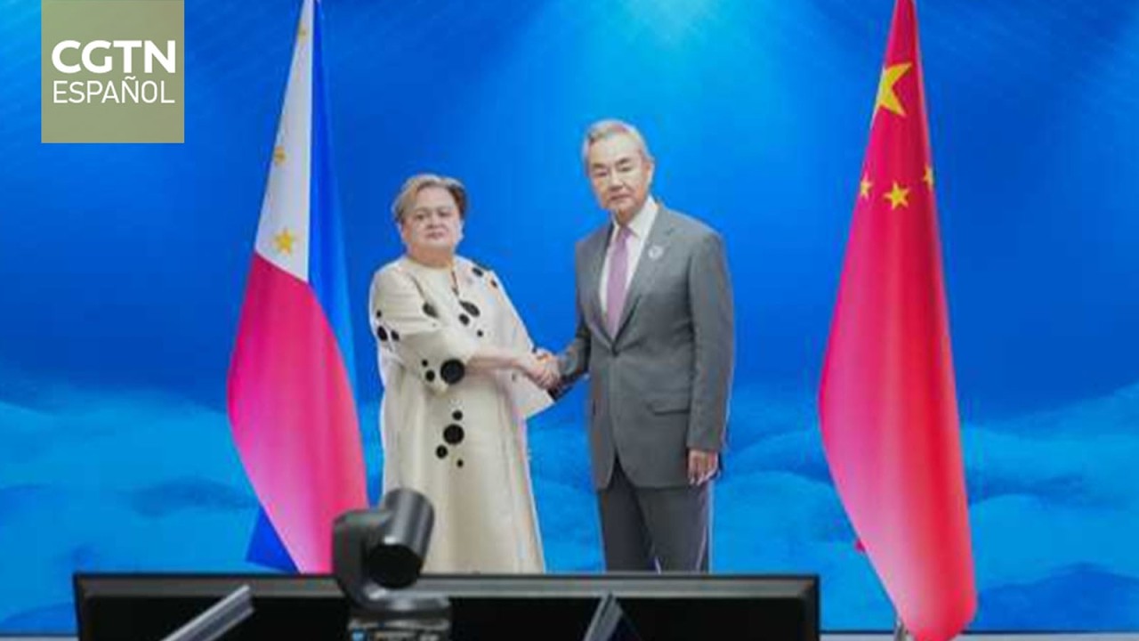 Canciller chino señala que Filipinas debe tomar decisiones correctas de las relaciones bilaterales