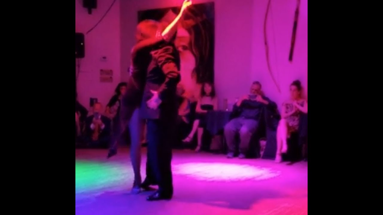 Argentine Stage Tango: Carlos & Maureen Urrego -"Don Agustín Bardi"