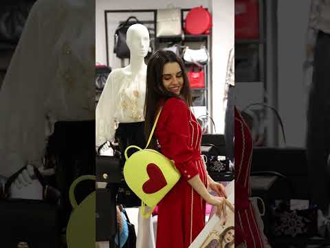 Izabela Mandoiu & Laura Olaru - 3 ținute potrivite pentru orice eveniment