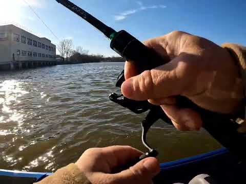 Fishing Current Seams for Walleye