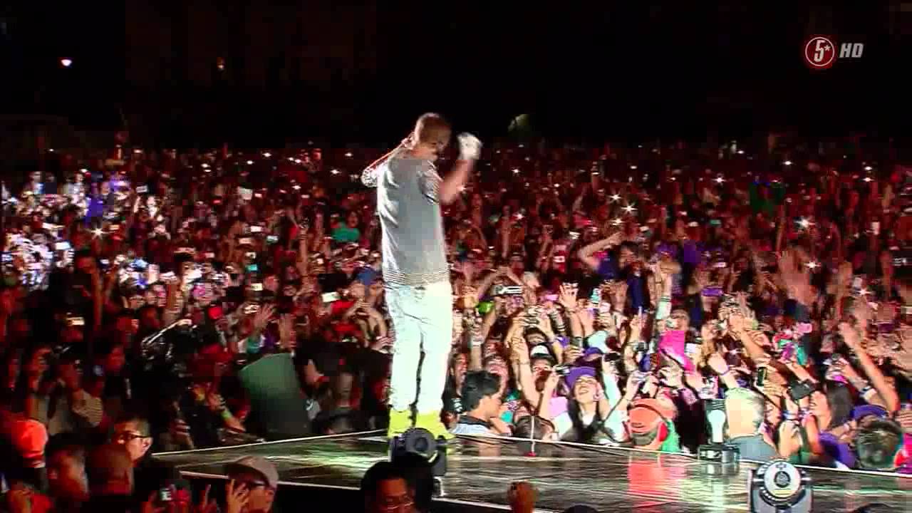Justin Bieber - Concierto México Zocalo 2012 HD Parte 1/5
