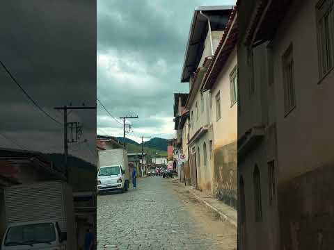 Estamos em Rochedo de Minas cidade com 2400 habitantes vejam o vídeo ￼