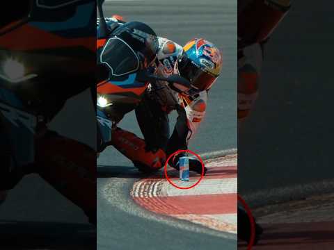 كيف يشرب متسابق MotoGP الماء أثناء السباق؟ 🏍️