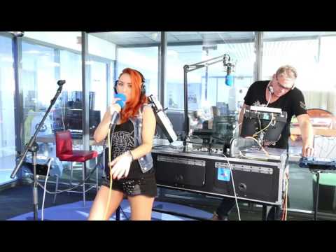 MNM: 2Fabiola - Lift U Up (remix)