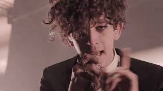 The 1975 -M.O.N.E.Y-  ( live O2 )