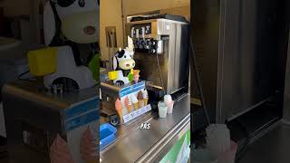 Download lagu Gak Nyangka! Robot Tukang Es Krim Ini Jago Banget mp3