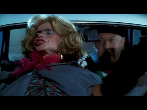 La mafia tenta di violentare la figlia di Fantozzi | Fantozzi alla riscossa