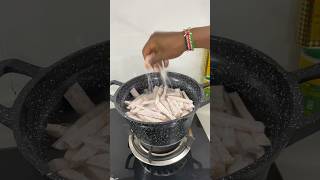 Download lagu Nduma Fries/ Arrowroot #arrowroot #nduma #100shorts2024 #cookingvideo #cooking #recipe #fries mp3