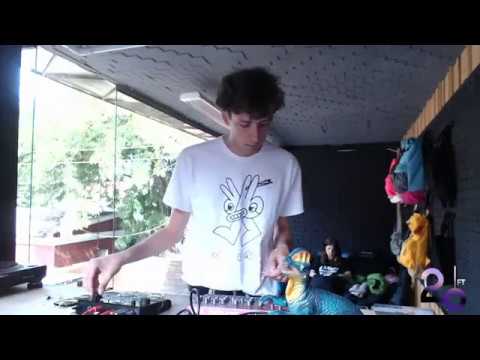 Luxe Prestige LIVE @ 20ft Radio