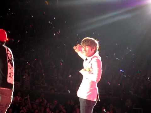 [FANCAM] 110430 - KMF 2011: K.Will ft Rapper Vasco - Love 119