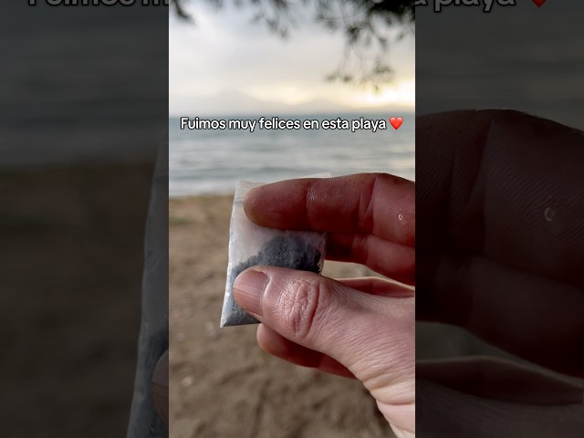 Vídeo relacionado con CHUNLINLAODA Mini Urna de Cerámica Conmemorativa de Corazón para Cenizas - Pequeña para Adultos, Mascotas, Perros - Recuerdo Funerario (Rosa)