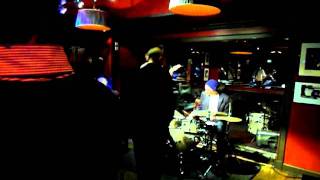 2011-10-19 @ Ronnie Scott's Bar 1/8