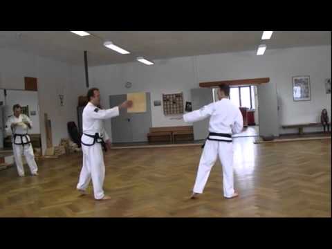 taekwondo-toelz.de - 540 Fersendrehschlag geworfen