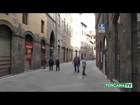 2020-10-27 SIENA - COLPITO A CALCI E PUGNI,  NESSUNO INTERVENUTO