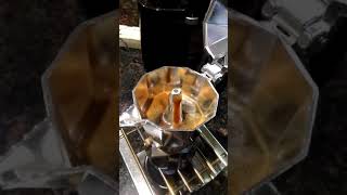 Make Espresso With Classic  Moka Pot Taste Different with Thicker & Full Crema