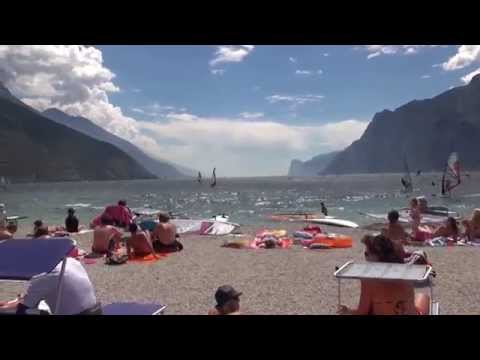 20140709 Surfen Torbole Gardameer - Strand en uitzicht