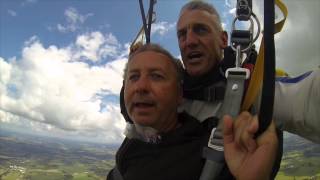 preview picture of video 'Saut en Parachute de Jean-François'