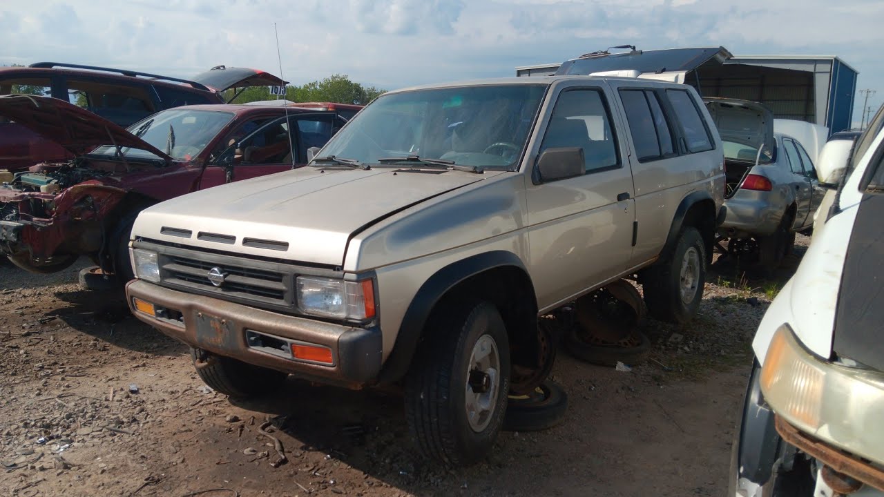 1994 Nissan Pathfinder in the Junkyard
