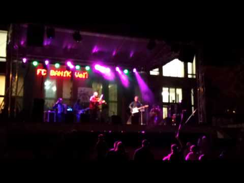 Čechomor - Až ja pujdu povandruju @ Vinobranie Velky Krtis 2012 (HD)