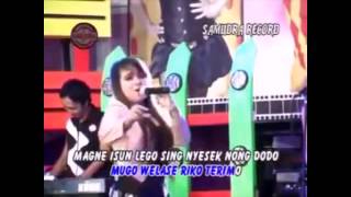 Download lagu Reny farida mp3