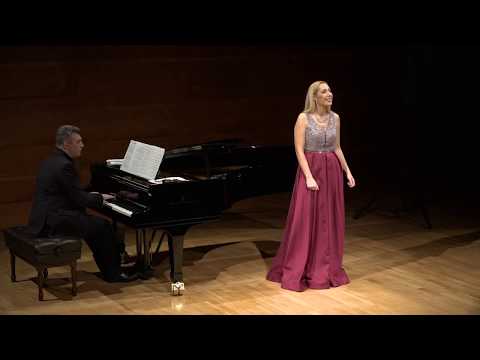 Ana Sinicki -  Funiculi, funiculà (L. Denza) - Macedonian Philharmonic