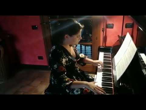 ALCAMO Luna 1^ B  Liceo Scienze Applicate - "Le Onde" di Ludovico Einaudi