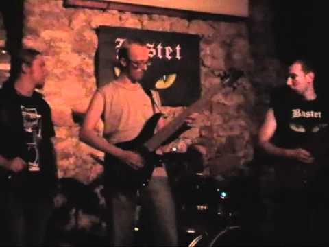 Bastet - W deszczu świętych bomb