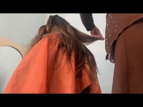 Afghan women risk Taliban wrath over hair trade | AFP