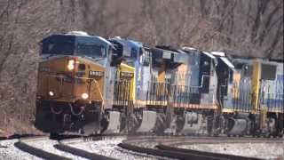 preview picture of video 'CSX Chugging Thru Shenandoah Junction'