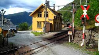 preview picture of video '[NSB] Lokaltog from Bergen to Voss calling at Trengereid station.'