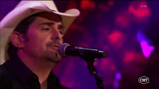 Brad Paisley- Young Love (Tribute to The Judds)