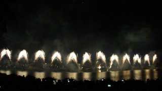 preview picture of video 'Feux d'artifice Fêtes de Genève 2013 5/5 (le bouquet final !)'