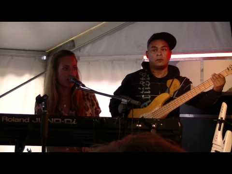 Charlotte & Kim de Boer - Make You Feel My Love