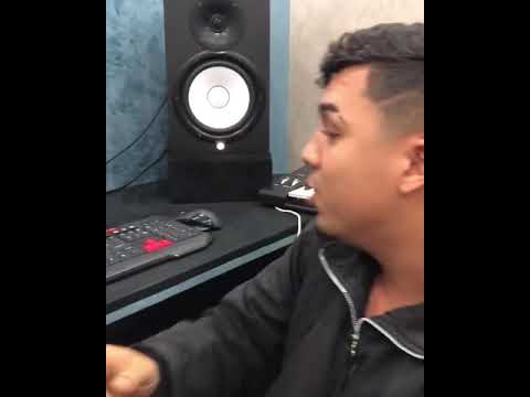 Mc livinho  e Mc Bruninho - Eu vou pegar na sua mão (Prévia)2018