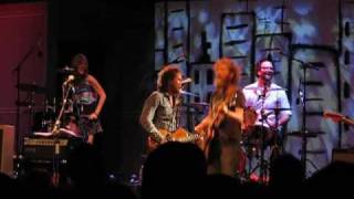 Broken Social Scene - Meet Me in the Basement: Live at the Harbourfront Centre (07.11.09)