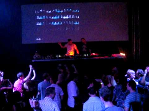 Jaffa Surfa b2b Beta @ The Debut 10th Birthday & Halloween - Cinema Hall / Budapest 31.10.2011.