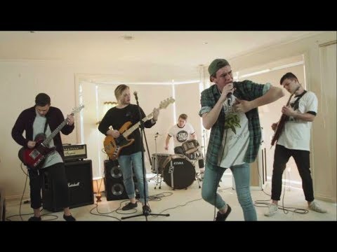 Stuck Out - Fragments (OFFICIAL MUSIC VIDEO)