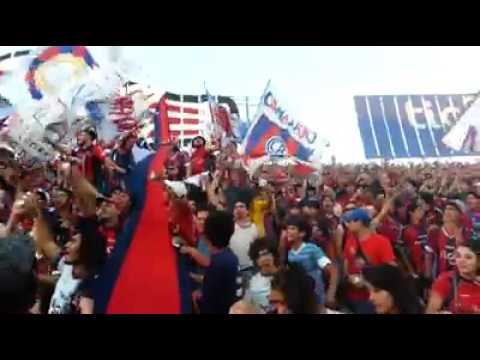 "COMANDO VA A COPAR DONDE JUEGUES..LA MEJOR HINCHADA ..." Barra: La Plaza y Comando • Club: Cerro Porteño