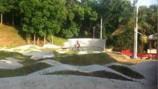 preview picture of video 'Scaye's first @ Bathala Bike Park'