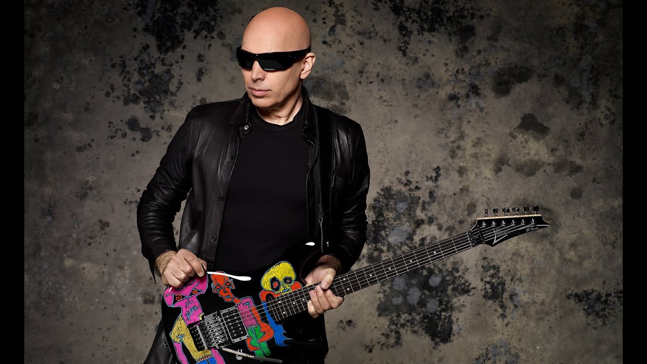 Joe Satriani demos the Satch Track Neck & Moâ€™ Joe Pickups - YouTube