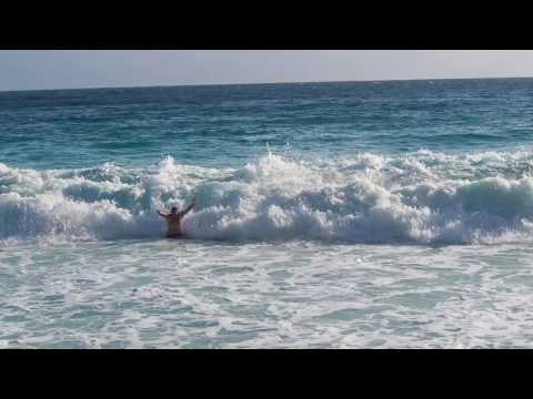 Big waves on Intendance beach | Seychelles | Mahe