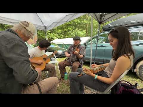Pickin’ Up Peanuts- Evan Kinney and friends - Clifftop 2025 ￼