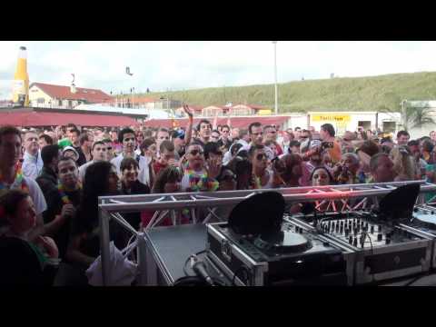 Artento Divini Playing Pendulum - The﻿ Island @ Luminosity Beach Festival 2011 Day 1 Part 3