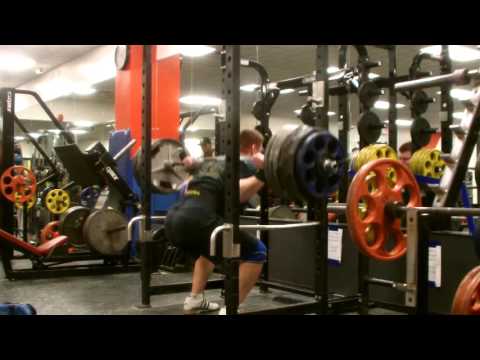 Lexington Plummer - 661 lb (300 kg) Raw Squat, no wraps @ 20 y/o