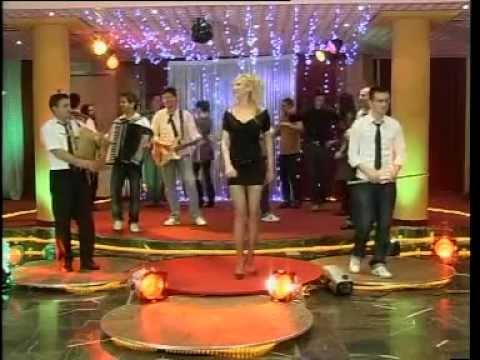 DANIELA TEMELKOVSKA I GRUPA AMAJLIJA DEVOJCE DEVOJCE